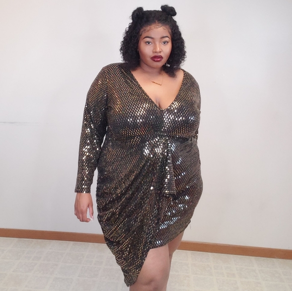 Boohoo Dresses & Skirts - Metallic Plunge Drape Midi Dress